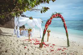 Unsere Top 5 Tipps Fur Eine Traumhafte Hochzeit Auf Den Seychellen Video Seychellen Hochzeit Flitterwochen Und Hochzeitsreise