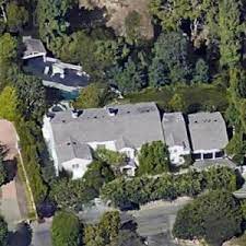 Born conan christopher o'brien has an estimated net worth of $75 million. Conan O Brien S House Former In Los Angeles Ca Virtual Globetrotting