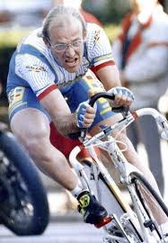 Laurent fignon (centre avec maillot jaune) lors du tour de france de 1984. Laurent Fignon Dies At 50 Two Time Tour De France Champion Laurent Fignon Idees Velo Tour De France