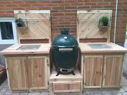 Diy Large Big Green Egg Stand Built Out Of Cedar Storage Under Left Side For Coals And Garbage Right Big Green Egg Table Plans Big Green Egg Table Bbq Setup