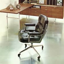 Eames executive best sale lobby chair