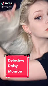 Daisy Monroe's Instagram, Twitter & Facebook