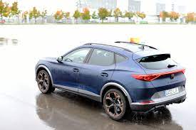 Cupra has revealed the new formentor suv coupe concept, which celebrated its public debut at the geneva motor show. Cupra Formentor Vz Leon Kombi E Hybrid Im 1 Test Autofilou