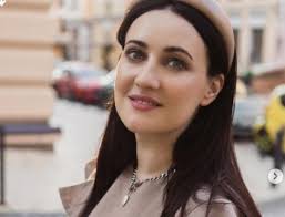 У києві цієї ночі, 15 липня, у дтп потрапила відома телеведуча каналу 1+1 соломія вітвіцька. 48gkzvjsm Qllm