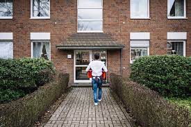 Alle kartons erfüllen die vorgaben der paketdienste bezüglich länge, breite und höhe. Online Handler Aus Holland Liefert Lebensmittel Bis An Die Tur