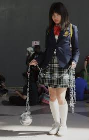 Volume 1 is a 2003 american martial arts film written and directed by quentin tarantino.it stars uma thurman as the bride, who swears revenge on a team of assassins (lucy liu, michael madsen, daryl hannah, and vivica a. Pin On Cosplay