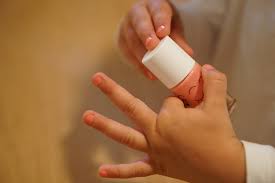 Shopping deal mit buntede profi gelnägel selber machen. Kleine Fingernagel Bekommen Farbe Manikure Fur Kinder Susamamma
