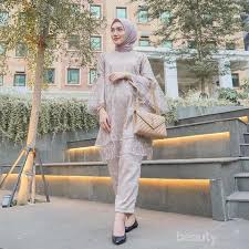 Baju muslim setelan celana wanita model terbaru. 5 Tren Model Baju Tunik Motif 2020 Contek Idenya Dari Melody Prima