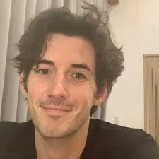 Tutor with eight years of experience.