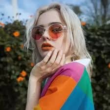 Lyle Belcher's Instagram, Twitter & Facebook