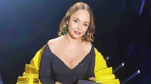 Cu măști de protecție și speriați de virusul gripal care a făcut aproape. Interviu Cu Andreea Marin Cum Se ReinventeazÄƒ Cu Fiecare NouÄƒ Emisiune