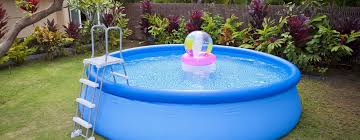Quelle piscine choisir pour un petit jardin ? Piscine Gonflable Quel Modele Choisir En Aout 2021