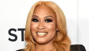 Rah Ali Announces Pregnancy In Glamorous Maternity Photos