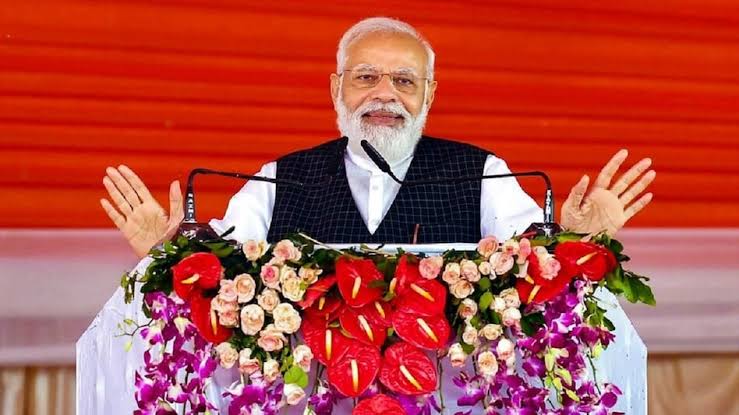 पीएम मोदी आज करेंगे रायपुर, गोरखपुर और बनारस का दौरा, जानिए पूरा कार्यक्रम  - pm modi visit raipur gorakhpur and banaras lclg - AajTak