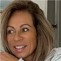 Flora Castro's Instagram, Twitter & Facebook