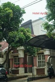 Rumah Di Lokasi Emas Lippo Cikarang Cluster Picadilly Rumah Hotel Kolam