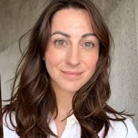 Anne Beard's Instagram, Twitter & Facebook