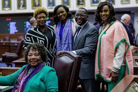 Dara Kam (@TheDaraKam)