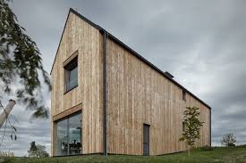 Barn Inspired Marketka House In The Czech Countryside Will Age Beautifully Over Time Minimalistisch Wohnen Minimalistische Dekoration Minimalistische Einrichtung