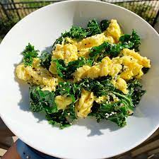 Everything Bagel Eggs And Kale Recipe Breakfast Recipes With Kale Easy Healthy Breakfast Healthy Snacks Recipes