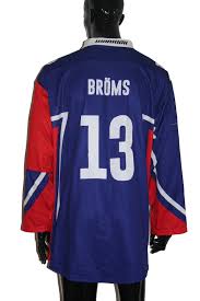 Nå gleder han seg til å spille på et fullstappa jordal med @kl i ryggen. Valerenga Ishockey Oslo Champions Hockey League Shop Powered By Warrior