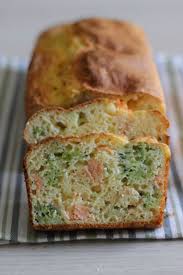 Ce Cake Tres Leger Totalement Sans Beurre Ni Huile Et Aerien Grace A La Presence De Brousse Fromage Ultra M Recette Cake Saumon Brocolis Cake Saumon