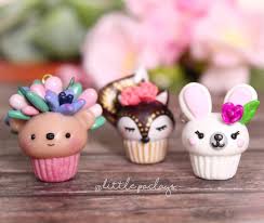Here You Can Find The Little Paclays Cute Animals Hanging Out And Enjoying The Cupcake Life They Re So Cute I Just Wanna Eat And P Fimo Kawaii Crea Fimo Fimo
