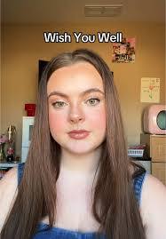 Kyra Wells's Instagram, Twitter & Facebook