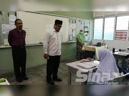 Sholawat yang lagi viral ya rabbana tarafna, santri cewek nyanyi merdu santri perempuan bercadar dengan nada nasyid aina merupakan student tahfiz muda di bawah bimbingan kelas tarannum ustaz fahmi empire, shah alam. Perak Cadang Benar Maahad Tahfiz Beroperasi