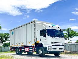 ตลาดซื้อขาย รถบรรทุก 6ล้อ (หกล้อ) ตู้แห้ง ISUZU (อีซูซุ) มือสอง -  Truck2Hand.com