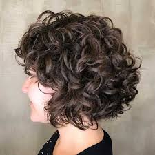 20 Neueste Curly Bob Frisuren Frisuren 2019 Neue Frisuren Und Haarfarben Curlybobhaircuts Short Curly Bob Ha Bob Sac Stilleri Dogal Bukleli Sac Kalin Saclar