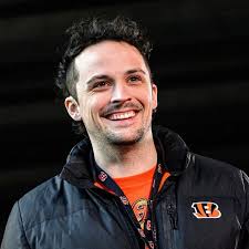 Seth Benton (@sethbenton) • Threads, Say more