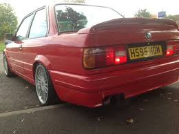Our 1/10 versions feature highly detailed and strong mesh spokes with details of the originals iconic two piece design completed by a painted finish in gold and silver. Bmw 325i Sport Rear End Bmw E30 E30 Bmw