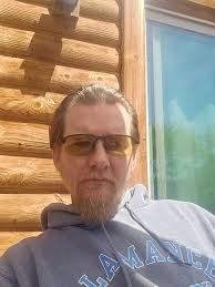 Hello, I'm Jennifer and something to know about me is I'm married to an ex  volunteer firefighter and we are both red cross volunteers.