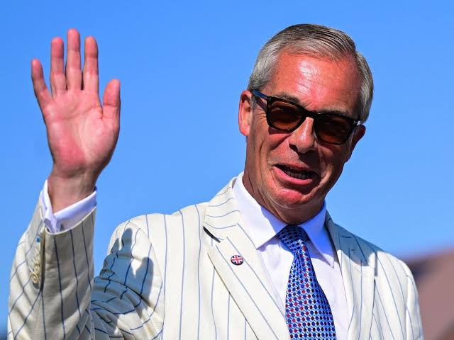 KEVIN MAGUIRE: 'King of Sleaze Nigel Farage's by-election stunt  spectacularly backfires by beating nobodies' - The Mirror