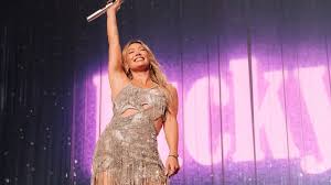 'Starting to feel like LeBron,' What Hilary Duff said at Philly show