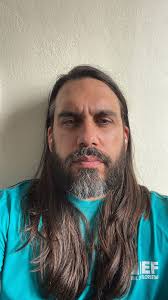 VINÍCIUS MOREIRA APRESENTA POEMAS NO 15º SALÃO DO LIVRO DO VALE DO AÇO