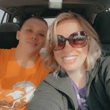 Who can fix loose siding in Fulton, MO?