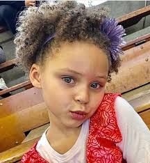 She also has an elder sister, riley, and a younger brother, cannon. Pin On Steph Curry S Family Gsw