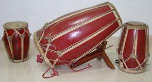 Alat musik tradisional jawa barat yang kedua adalah kecapi. 12 Alat Musik Tradisional Khas Jawa Barat Beserta Gambar Dan Penjelasan