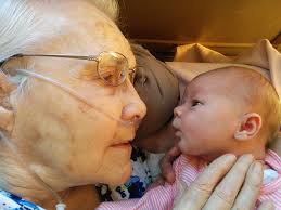Uplifting Photo of the Day Features a 92-Year-Old Meeting Her 2-Day-Old  Great-Granddaughter For The First Time