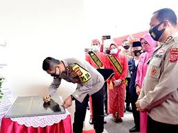 Bagi sobat lulusan smp, sma, smk, diploma d1, d2, d3, sarjana s1, s2 dan mungkin juga s3 mungkin saja membutuhkan lowongan pekerjaan di rumah sakit bisa membaca info lowongan kerja di cianjur, karena tiap tahunya bisa jadi rs atau klinik di cianjur mengadakan rekrutmen karyawan pegawai baru. Kapolda Jabar Resmikan Rs Bhayangkara Di Cianjur