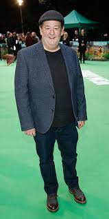 Johnny vegas lost over four stone last year and he is set to appear in the bake off tent with three other celebrities. Johnny Vegas Weight Loss Journey How The Comedian Lost 5 Stone Hello