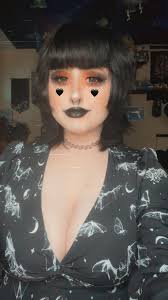 Can someone edit this kitchen to make it look presentable?