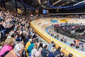 Baanwedstrijden worden verreden op een velodroom, de renners rijden op een baanfiets. Ek Baanwielrennen 2019 Apeldoorn Juich Onze Kampioenen Naar De Olympische Spelen In Tokio Indebuurt Apeldoorn