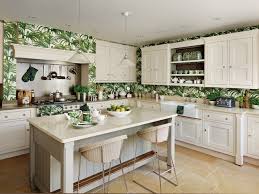 Brown walls cream cabinets with images antique white kitchen. 7 Colors That Enhance Cream Kitchen Cabinets