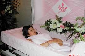 Последние твиты от the casket girls (@casketgirls). Beautiful Girls Women Dead In Their Coffins