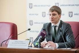 Новопризначений голова київської міської державної адміністрації (кмда) володимир бондаренко поки що не має наміру складати з себе повноваження народного депутата україни. Ohoronciv Kiyivskih Supermarketiv Navchat Spilkuvatisya Z Porushnikami V Ramkah Zakonu 112 Ukrayina