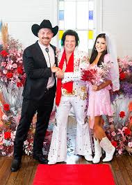 Mayor steve adler told kvue that he did not violate his own order or orders by gov. Austin Weddings Little White Chapel Popup Brings Vegas Style Ceremonies To Town Tribeza