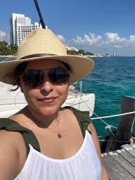 Sylvia Arzola's Instagram, Twitter & Facebook